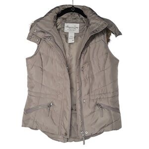 AMERICAN RAG Puffer Faux Fur Sleeveless Vest Medium w/Removable Hood.